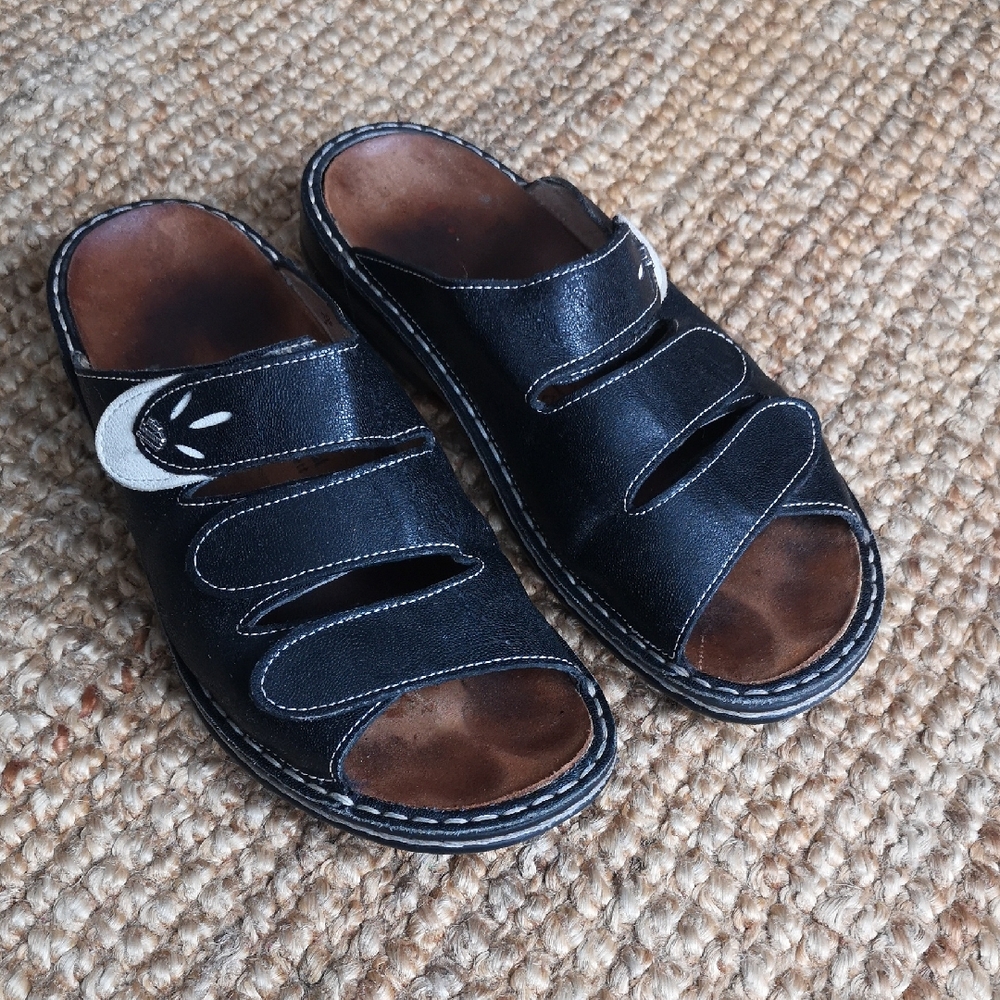 Finn Comfort slip-on leather sandals